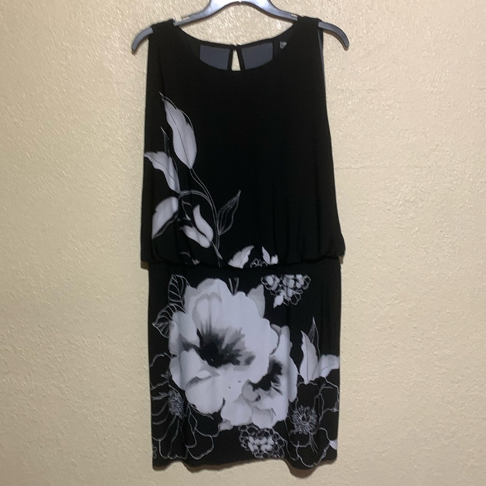 Sandra Darren Dress 10 Black White Floral Stretchy Sleeveless Polyester Spandex